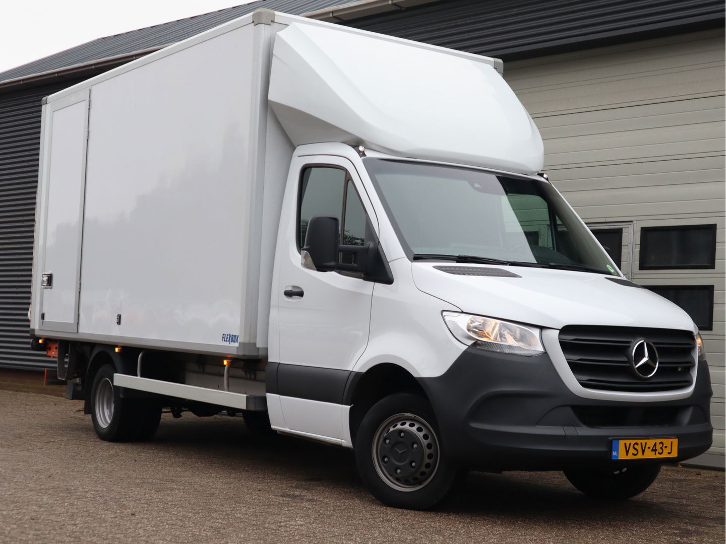 Mercedes-Benz Sprinter 515 CDI Automaat - Bakwagen Laadklep Zijdeur - Trekhaak - Mbux