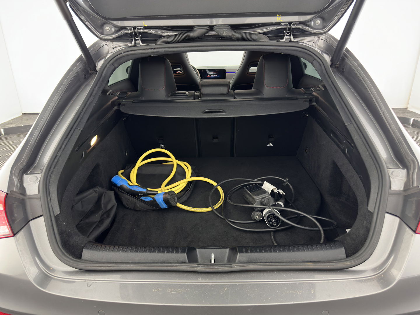 Mercedes-Benz CLA-Klasse Shooting Brake 250 e Business Solution AMG Limited (INCL.BTW) *PANO | LEATHER-MICROFIBRE | MULTIBEAM-LED | AMBIENT-LIGT | BLIND-SPOT | HEATED-SPORTSEATS | WIDE-SCREEN-DIGICOCKPIT | DAB+ | NAVI-FULLMAP | CAMERA | PRIVACY-GLASS |  18''ALU*