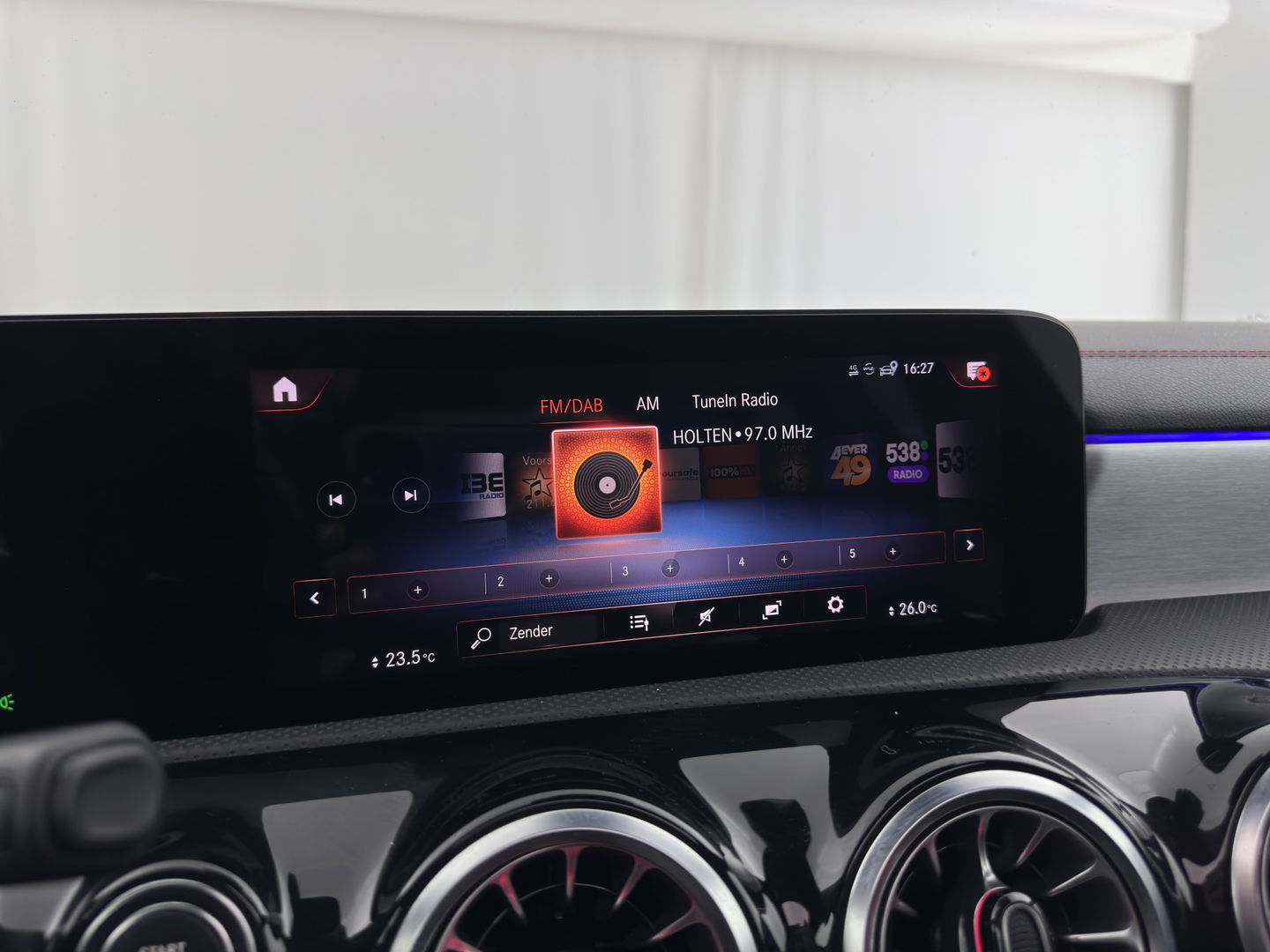 Mercedes-Benz CLA-Klasse Shooting Brake 250 e Business Solution AMG Limited (INCL.BTW) *PANO | LEATHER-MICROFIBRE | MULTIBEAM-LED | AMBIENT-LIGT | BLIND-SPOT | HEATED-SPORTSEATS | WIDE-SCREEN-DIGICOCKPIT | DAB+ | NAVI-FULLMAP | CAMERA | PRIVACY-GLASS |  18''ALU*