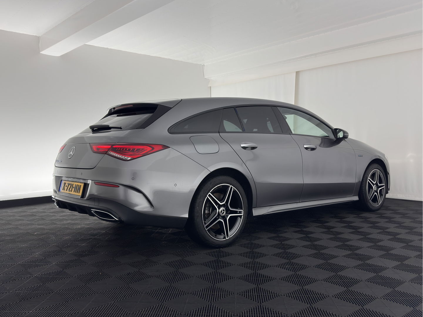 Mercedes-Benz CLA-Klasse Shooting Brake 250 e Business Solution AMG Limited (INCL.BTW) *PANO | LEATHER-MICROFIBRE | MULTIBEAM-LED | AMBIENT-LIGT | BLIND-SPOT | HEATED-SPORTSEATS | WIDE-SCREEN-DIGICOCKPIT | DAB+ | NAVI-FULLMAP | CAMERA | PRIVACY-GLASS |  18''ALU*