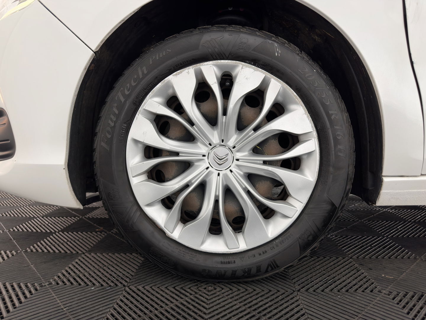 Citroën C4 1.6 BlueHDi Feel *PANO | SPORT-SEATS | PDC | PRIVACY-GLASS | ECC | CRUISE | TOWBAR*