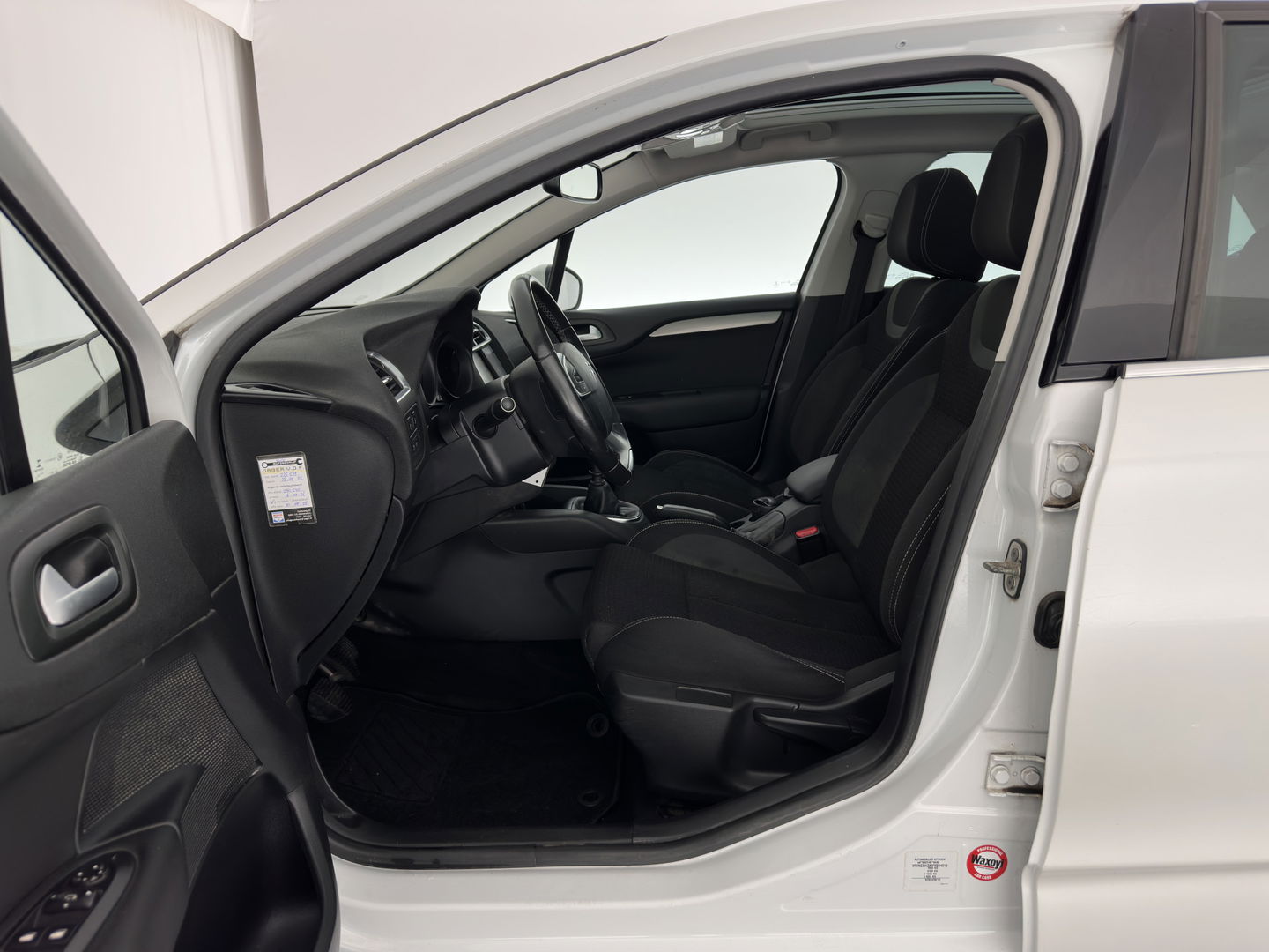 Citroën C4 1.6 BlueHDi Feel *PANO | SPORT-SEATS | PDC | PRIVACY-GLASS | ECC | CRUISE | TOWBAR*