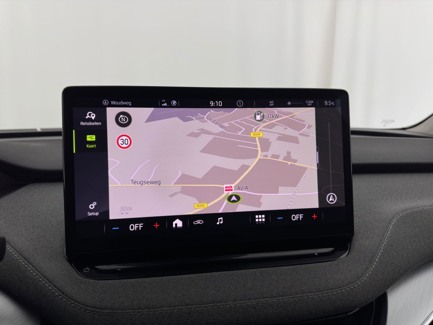 Škoda Enyaq iV 80 {SOH-90%} [ 3-Fase ] (INCL-BTW) *LEATHER-FABRIC | FULL-LED | DIGI-COCKPIT | CAMERA | KEYLESS | NAVI-FULLMAP | AMBIENT-LIGHT | ECC | HEATED-COMFORTSEATS | DAB+ | PDC | CRUISE | CARPLAY | TOWBAR | 19"ALU*