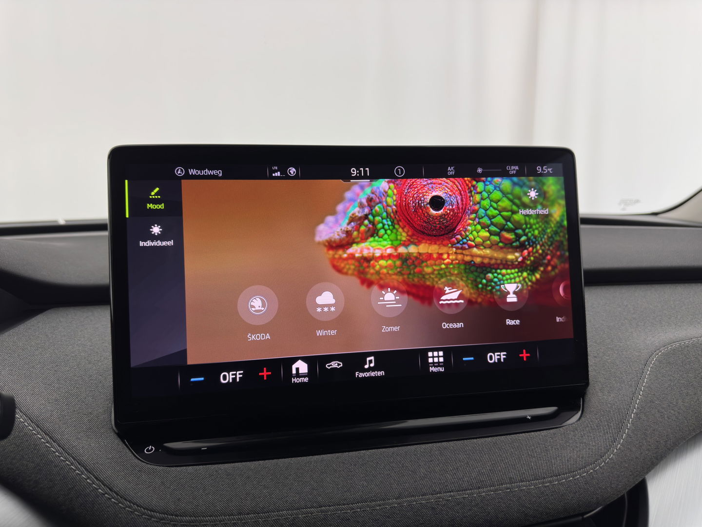 Škoda Enyaq iV 80 {SOH-90%} [ 3-Fase ] (INCL-BTW) *LEATHER-FABRIC | FULL-LED | DIGI-COCKPIT | CAMERA | KEYLESS | NAVI-FULLMAP | AMBIENT-LIGHT | ECC | HEATED-COMFORTSEATS | DAB+ | PDC | CRUISE | CARPLAY | TOWBAR | 19"ALU*