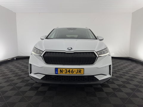 Škoda Enyaq iV 80 {SOH-90%} [ 3-Fase ] (INCL-BTW) *LEATHER-FABRIC | FULL-LED | DIGI-COCKPIT | CAMERA | KEYLESS | NAVI-FULLMAP | AMBIENT-LIGHT | ECC | HEATED-COMFORTSEATS | DAB+ | PDC | CRUISE | CARPLAY | TOWBAR | 19"ALU*