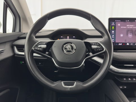 Škoda Enyaq iV 80 {SOH-90%} [ 3-Fase ] (INCL-BTW) *LEATHER-FABRIC | FULL-LED | DIGI-COCKPIT | CAMERA | KEYLESS | NAVI-FULLMAP | AMBIENT-LIGHT | ECC | HEATED-COMFORTSEATS | DAB+ | PDC | CRUISE | CARPLAY | TOWBAR | 19"ALU*