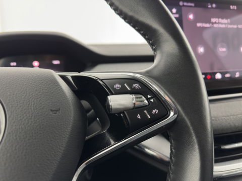 Škoda Enyaq iV 80 {SOH-90%} [ 3-Fase ] (INCL-BTW) *LEATHER-FABRIC | FULL-LED | DIGI-COCKPIT | CAMERA | KEYLESS | NAVI-FULLMAP | AMBIENT-LIGHT | ECC | HEATED-COMFORTSEATS | DAB+ | PDC | CRUISE | CARPLAY | TOWBAR | 19"ALU*