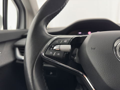 Škoda Enyaq iV 80 {SOH-90%} [ 3-Fase ] (INCL-BTW) *LEATHER-FABRIC | FULL-LED | DIGI-COCKPIT | CAMERA | KEYLESS | NAVI-FULLMAP | AMBIENT-LIGHT | ECC | HEATED-COMFORTSEATS | DAB+ | PDC | CRUISE | CARPLAY | TOWBAR | 19"ALU*