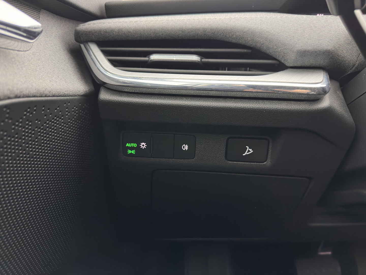 Škoda Enyaq iV 80 {SOH-90%} [ 3-Fase ] (INCL-BTW) *LEATHER-FABRIC | FULL-LED | DIGI-COCKPIT | CAMERA | KEYLESS | NAVI-FULLMAP | AMBIENT-LIGHT | ECC | HEATED-COMFORTSEATS | DAB+ | PDC | CRUISE | CARPLAY | TOWBAR | 19"ALU*