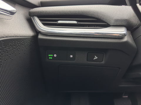 Škoda Enyaq iV 80 {SOH-90%} [ 3-Fase ] (INCL-BTW) *LEATHER-FABRIC | FULL-LED | DIGI-COCKPIT | CAMERA | KEYLESS | NAVI-FULLMAP | AMBIENT-LIGHT | ECC | HEATED-COMFORTSEATS | DAB+ | PDC | CRUISE | CARPLAY | TOWBAR | 19"ALU*