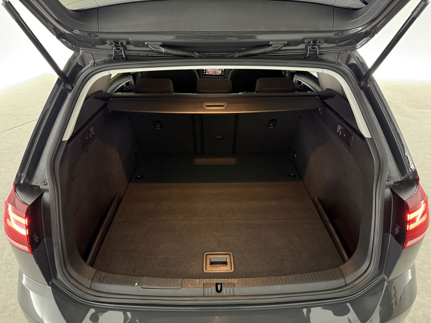 Volkswagen Golf Variant TSI | Camera | Adap. Cruise | Massage | Carplay | Trekh. | Stoelverw.