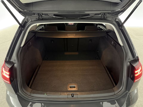 Volkswagen Golf Variant TSI | Camera | Adap. Cruise | Massage | Carplay | Trekh. | Stoelverw.