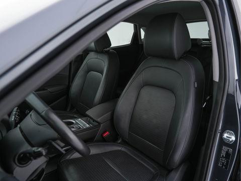 Hyundai KONA EV Premium 64 kWh ( Fase-3 ) { SOH-96%) (INCL-BTW) *AUT | HEAT-PUMP | NAVI-FULLMAP | KEYLESS | CAMERA | DAB | ECC | PDC | ADAPTIVE-CRUISE | CCS-FASTLOADER | LANE-ASSIST | HEATED-COMFORTSEATS | 17''ALU*