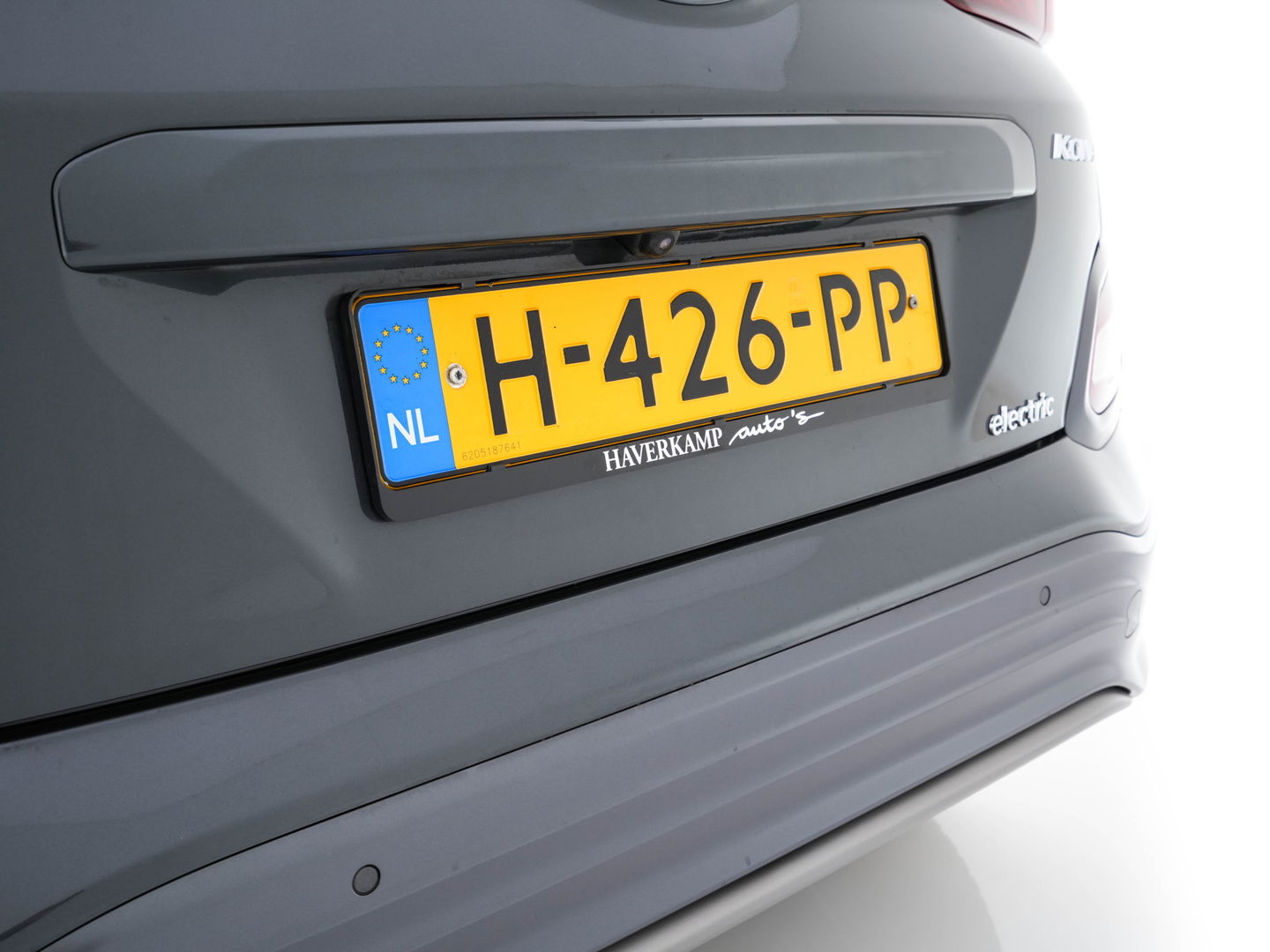 Hyundai KONA EV Premium 64 kWh ( Fase-3 ) { SOH-96%) (INCL-BTW) *AUT | HEAT-PUMP | NAVI-FULLMAP | KEYLESS | CAMERA | DAB | ECC | PDC | ADAPTIVE-CRUISE | CCS-FASTLOADER | LANE-ASSIST | HEATED-COMFORTSEATS | 17''ALU*