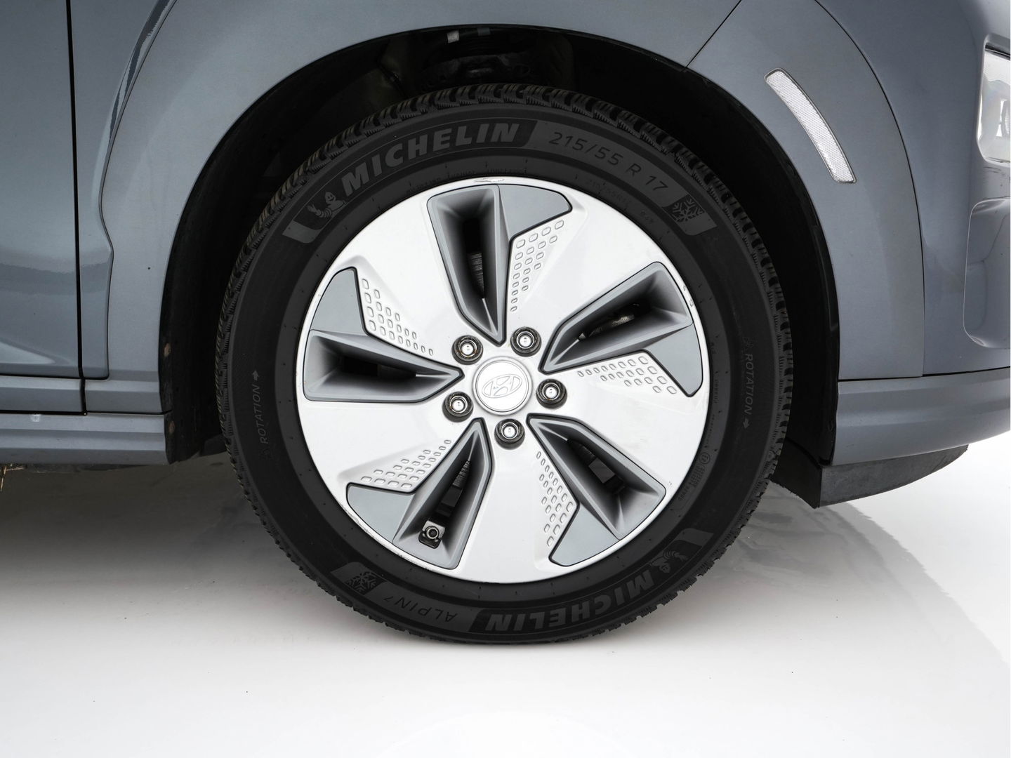 Hyundai KONA EV Premium 64 kWh ( Fase-3 ) { SOH-96%) (INCL-BTW) *AUT | HEAT-PUMP | NAVI-FULLMAP | KEYLESS | CAMERA | DAB | ECC | PDC | ADAPTIVE-CRUISE | CCS-FASTLOADER | LANE-ASSIST | HEATED-COMFORTSEATS | 17''ALU*