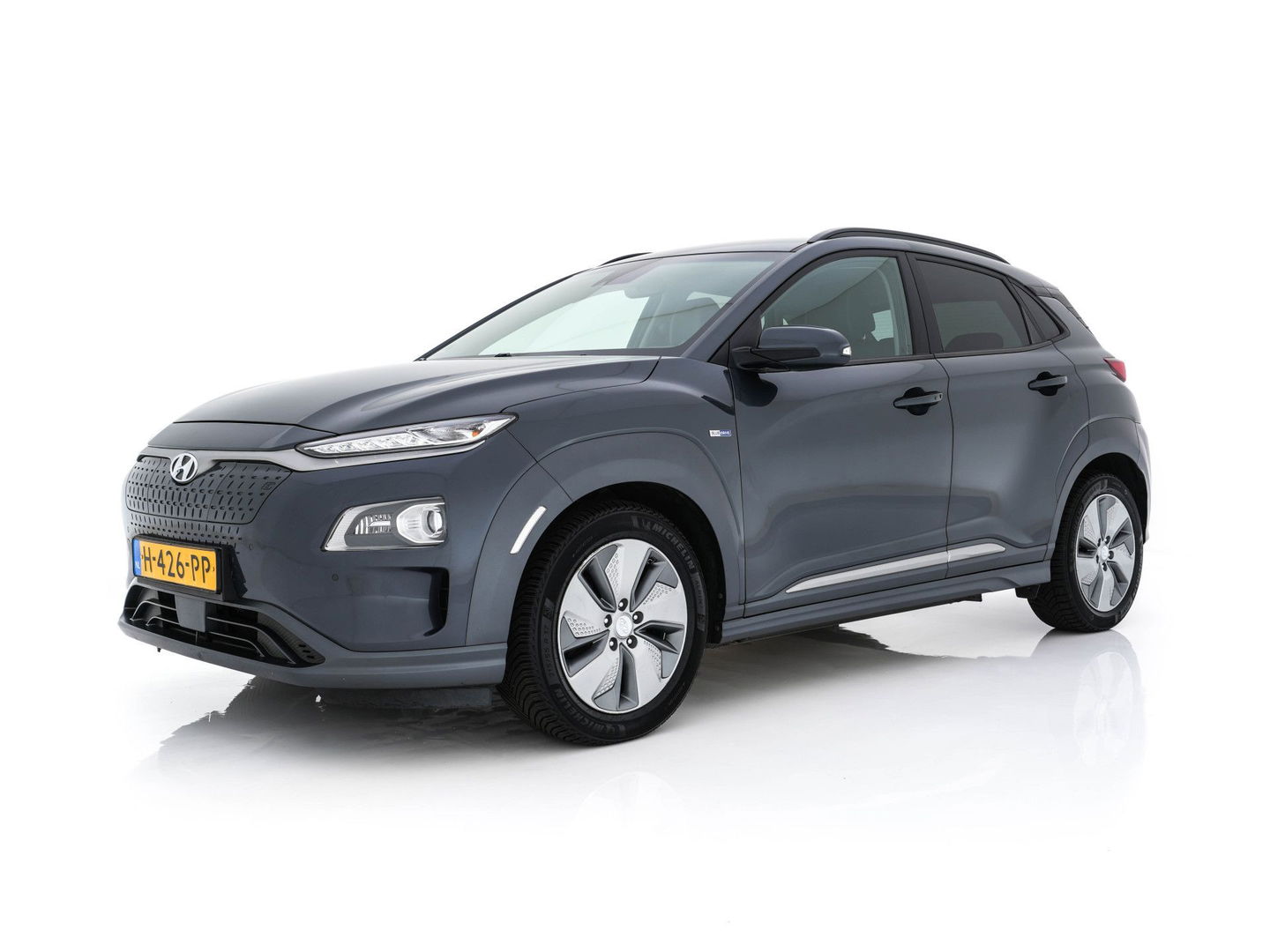Hyundai KONA EV Premium 64 kWh ( Fase-3 ) { SOH-96%) (INCL-BTW) *AUT | HEAT-PUMP | NAVI-FULLMAP | KEYLESS | CAMERA | DAB | ECC | PDC | ADAPTIVE-CRUISE | CCS-FASTLOADER | LANE-ASSIST | HEATED-COMFORTSEATS | 17''ALU*