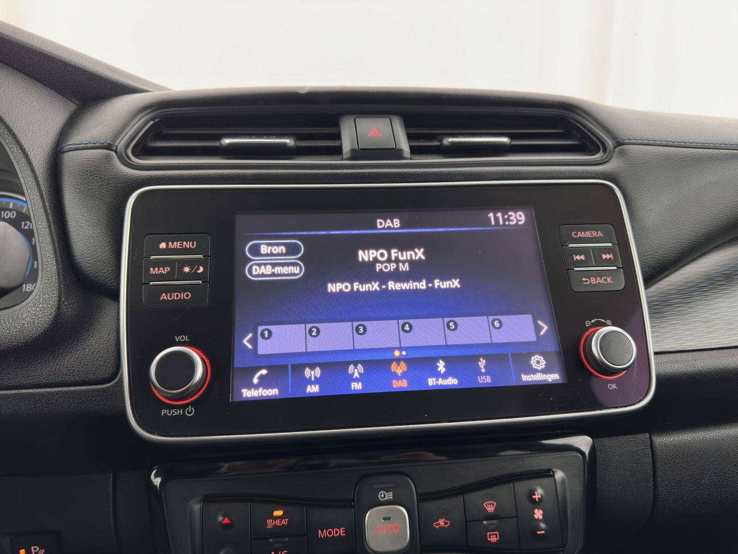 Nissan Leaf Tekna 40 kWh (SOH-83%) (INCL-BTW) *AUT | LUXURY-LEATHER | FULL-LED | BOSE-AUDIO | TOPVIEW | DAB | KEYLESS | NAVI-FULLMAP | DAB | HEATED-COMFORTSEATS | PRIVACY-GLASS | ADAPTIVE-CRUISE | 17''ALU*