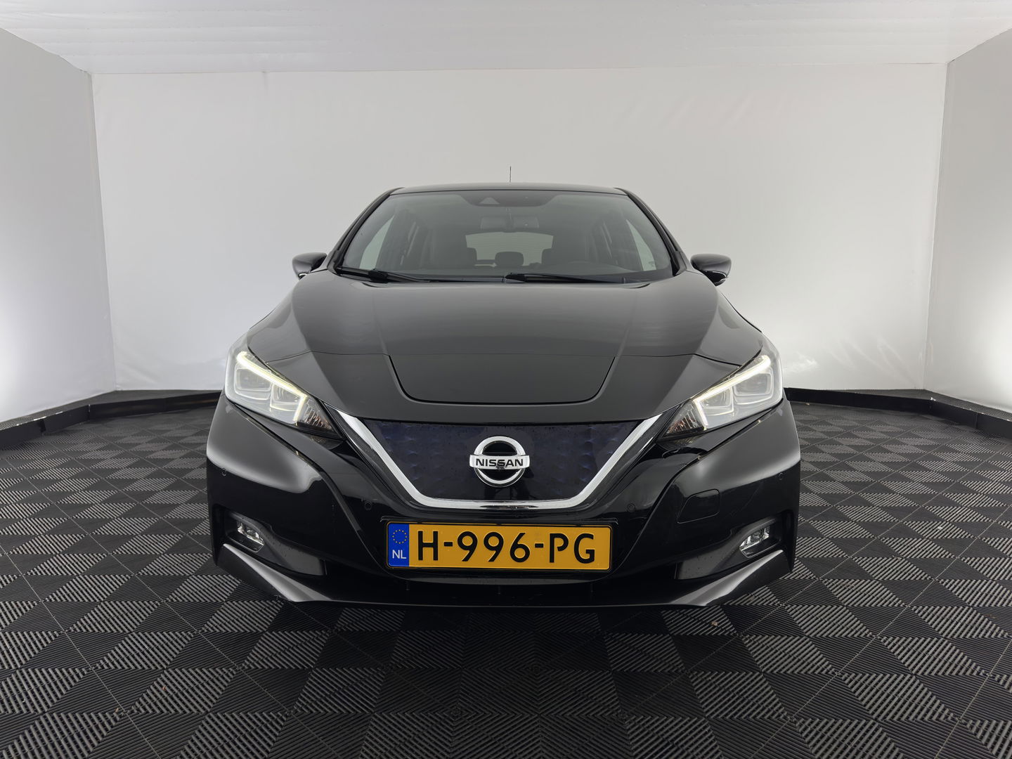 Nissan Leaf Tekna 40 kWh (SOH-83%) (INCL-BTW) *AUT | LUXURY-LEATHER | FULL-LED | BOSE-AUDIO | TOPVIEW | DAB | KEYLESS | NAVI-FULLMAP | DAB | HEATED-COMFORTSEATS | PRIVACY-GLASS | ADAPTIVE-CRUISE | 17''ALU*