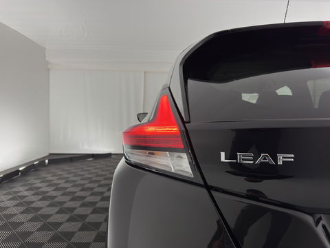 Nissan Leaf Tekna 40 kWh (SOH-83%) (INCL-BTW) *AUT | LUXURY-LEATHER | FULL-LED | BOSE-AUDIO | TOPVIEW | DAB | KEYLESS | NAVI-FULLMAP | DAB | HEATED-COMFORTSEATS | PRIVACY-GLASS | ADAPTIVE-CRUISE | 17''ALU*