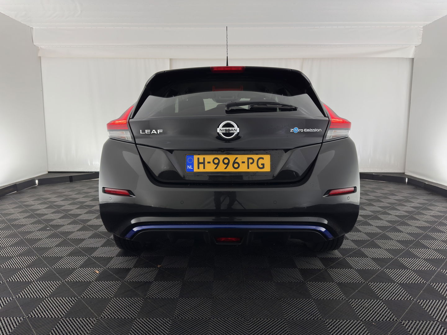 Nissan Leaf Tekna 40 kWh (SOH-83%) (INCL-BTW) *AUT | LUXURY-LEATHER | FULL-LED | BOSE-AUDIO | TOPVIEW | DAB | KEYLESS | NAVI-FULLMAP | DAB | HEATED-COMFORTSEATS | PRIVACY-GLASS | ADAPTIVE-CRUISE | 17''ALU*