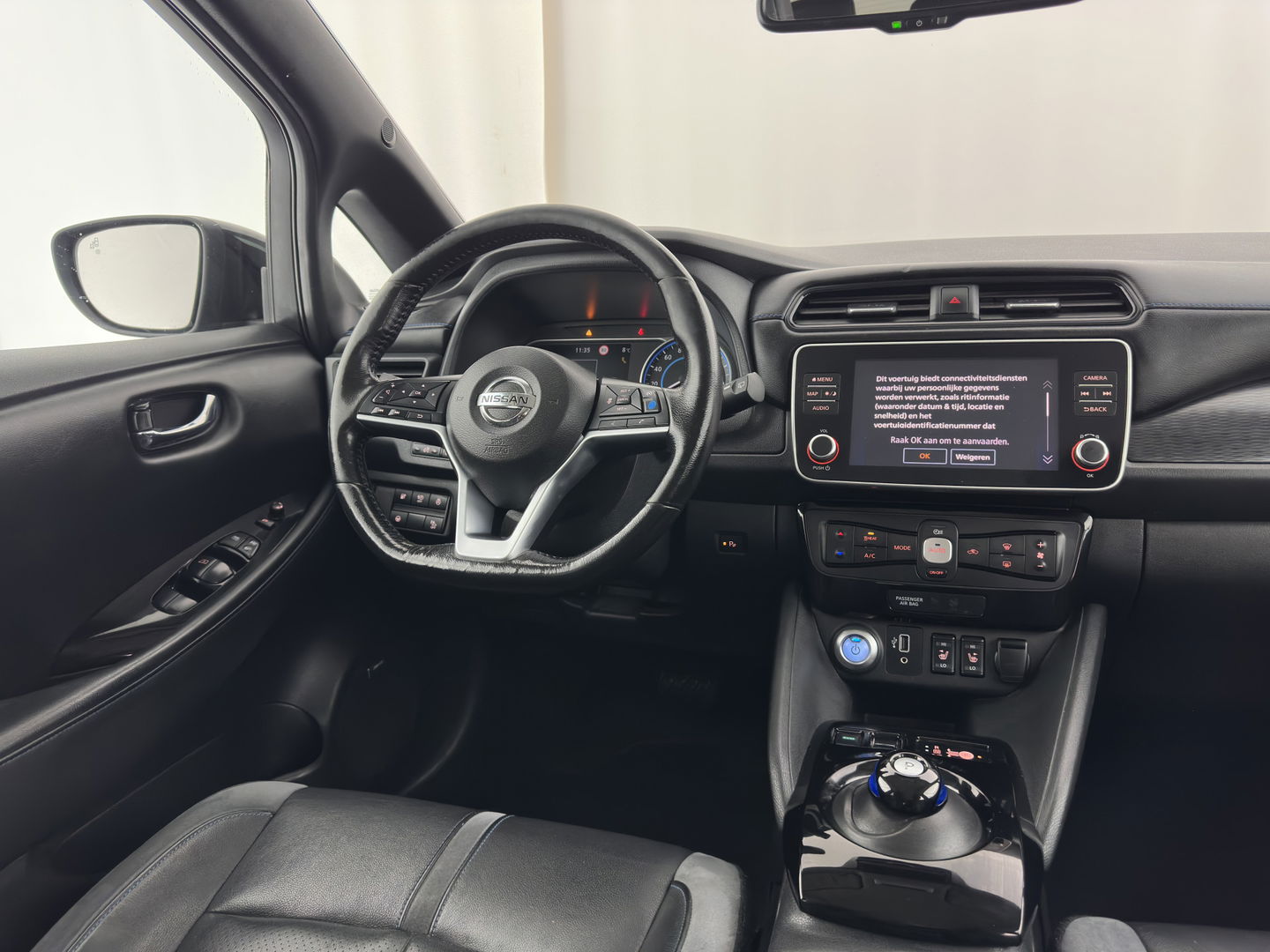 Nissan Leaf Tekna 40 kWh (SOH-83%) (INCL-BTW) *AUT | LUXURY-LEATHER | FULL-LED | BOSE-AUDIO | TOPVIEW | DAB | KEYLESS | NAVI-FULLMAP | DAB | HEATED-COMFORTSEATS | PRIVACY-GLASS | ADAPTIVE-CRUISE | 17''ALU*