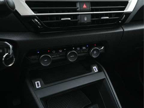 Citroën Ë-C4 X Feel 50 kWh (3-Fase ) (SOH-100%) (INCL-BTW) Aut.* HEAT-PUMP | CARPLAY | DIGI-COCKPIT | CRUISE | COMFORT-SEATS | DAB | LANE-ASSSIST | CCS-FASTLOADER | 18'' ALU*