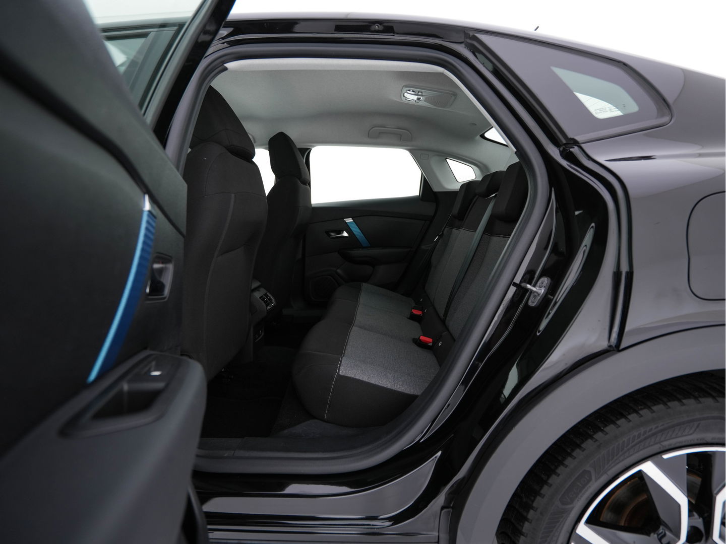 Citroën Ë-C4 X Feel 50 kWh (3-Fase ) (SOH-100%) (INCL-BTW) Aut.* HEAT-PUMP | CARPLAY | DIGI-COCKPIT | CRUISE | COMFORT-SEATS | DAB | LANE-ASSSIST | CCS-FASTLOADER | 18'' ALU*