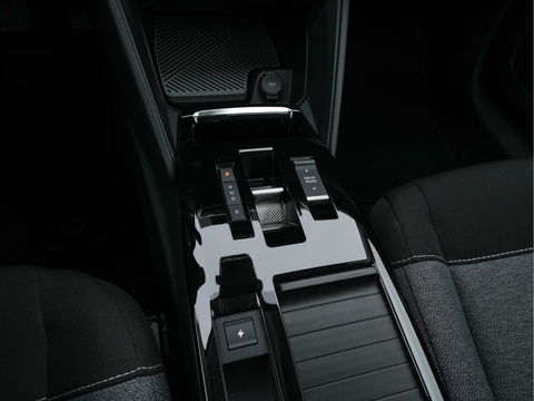 Citroën Ë-C4 X Feel 50 kWh (3-Fase ) (SOH-100%) (INCL-BTW) Aut.* HEAT-PUMP | CARPLAY | DIGI-COCKPIT | CRUISE | COMFORT-SEATS | DAB | LANE-ASSSIST | CCS-FASTLOADER | 18'' ALU*