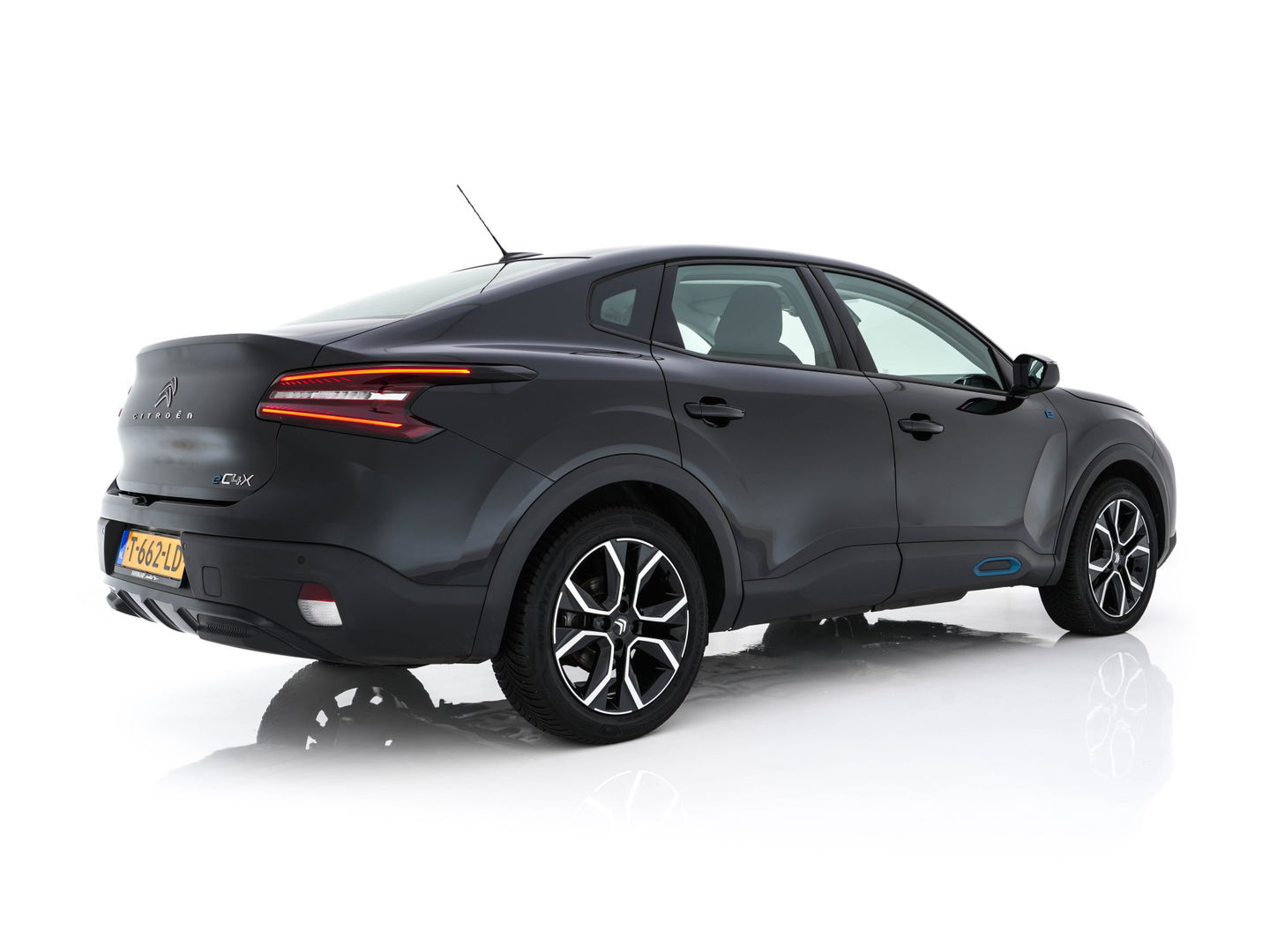 Citroën Ë-C4 X Feel 50 kWh (3-Fase ) (SOH-100%) (INCL-BTW) Aut.* HEAT-PUMP | CARPLAY | DIGI-COCKPIT | CRUISE | COMFORT-SEATS | DAB | LANE-ASSSIST | CCS-FASTLOADER | 18'' ALU*