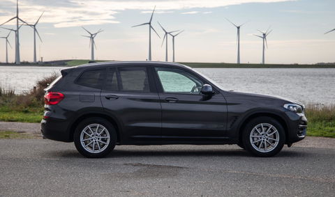 BMW X3 xDrive30e High Executive BRUIN LEER / PANORAMA DAK / AUTOMAAT / PLUG IN / CARPLAY / STOELVERWARMING