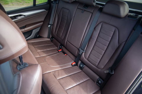 BMW X3 xDrive30e High Executive BRUIN LEER / PANORAMA DAK / AUTOMAAT / PLUG IN / CARPLAY / STOELVERWARMING