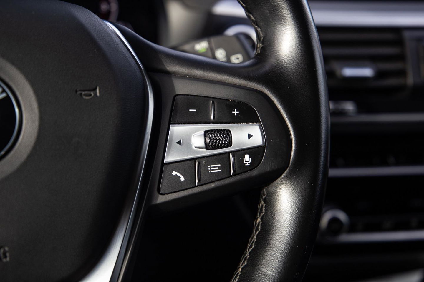 BMW X3 xDrive30e High Executive BRUIN LEER / PANORAMA DAK / AUTOMAAT / PLUG IN / CARPLAY / STOELVERWARMING