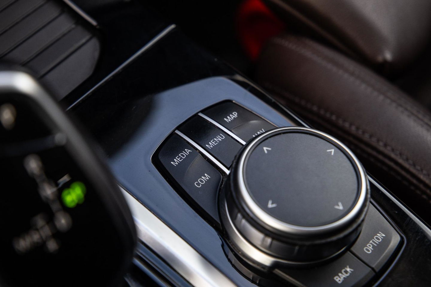 BMW X3 xDrive30e High Executive BRUIN LEER / PANORAMA DAK / AUTOMAAT / PLUG IN / CARPLAY / STOELVERWARMING