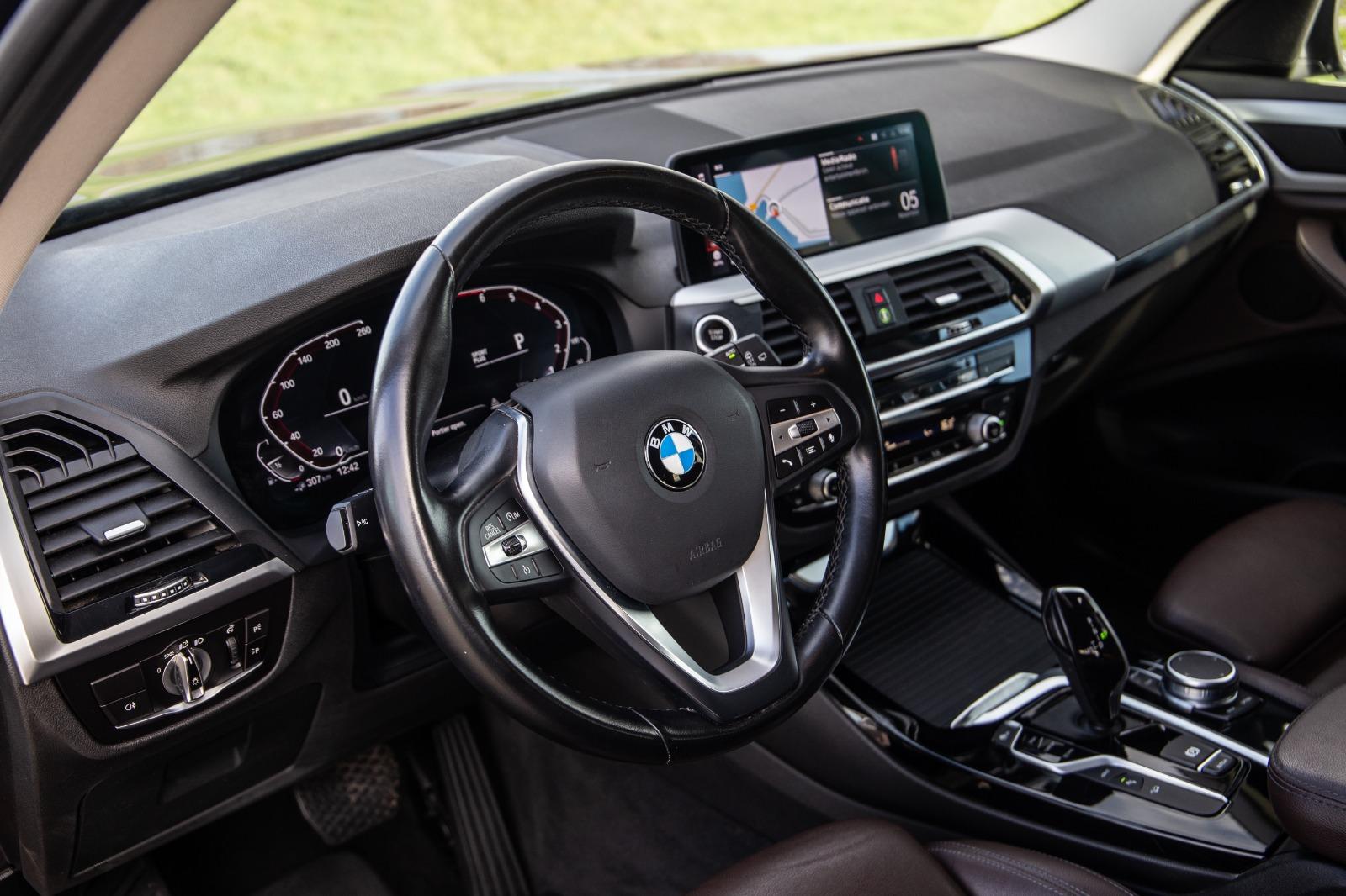 BMW X3 xDrive30e High Executive BRUIN LEER / PANORAMA DAK / AUTOMAAT / PLUG IN / CARPLAY / STOELVERWARMING