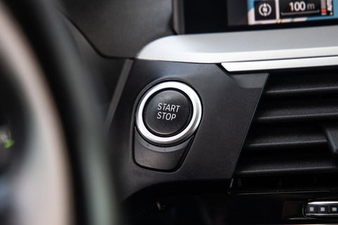 BMW X3 xDrive30e High Executive BRUIN LEER / PANORAMA DAK / AUTOMAAT / PLUG IN / CARPLAY / STOELVERWARMING