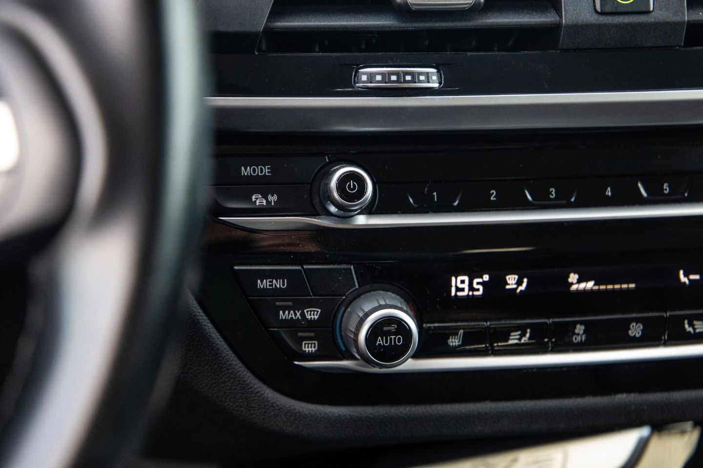 BMW X3 xDrive30e High Executive BRUIN LEER / PANORAMA DAK / AUTOMAAT / PLUG IN / CARPLAY / STOELVERWARMING