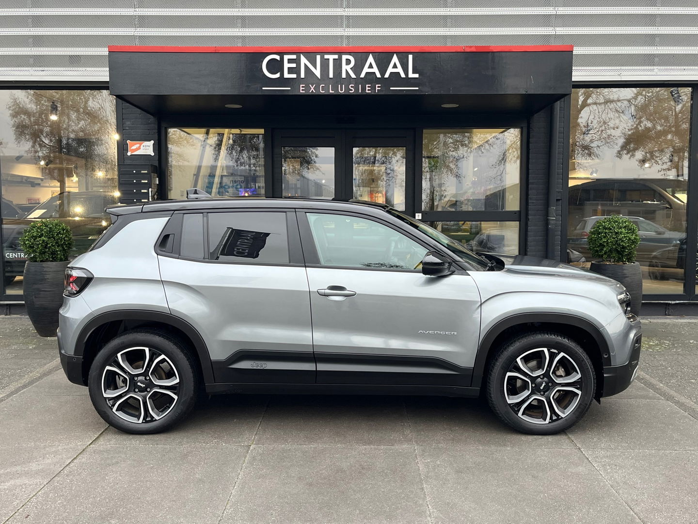 Jeep Avenger 54 kWh|ACC|Camera|Carplay|Keyless|Navi|Stoelverwarming|156PK