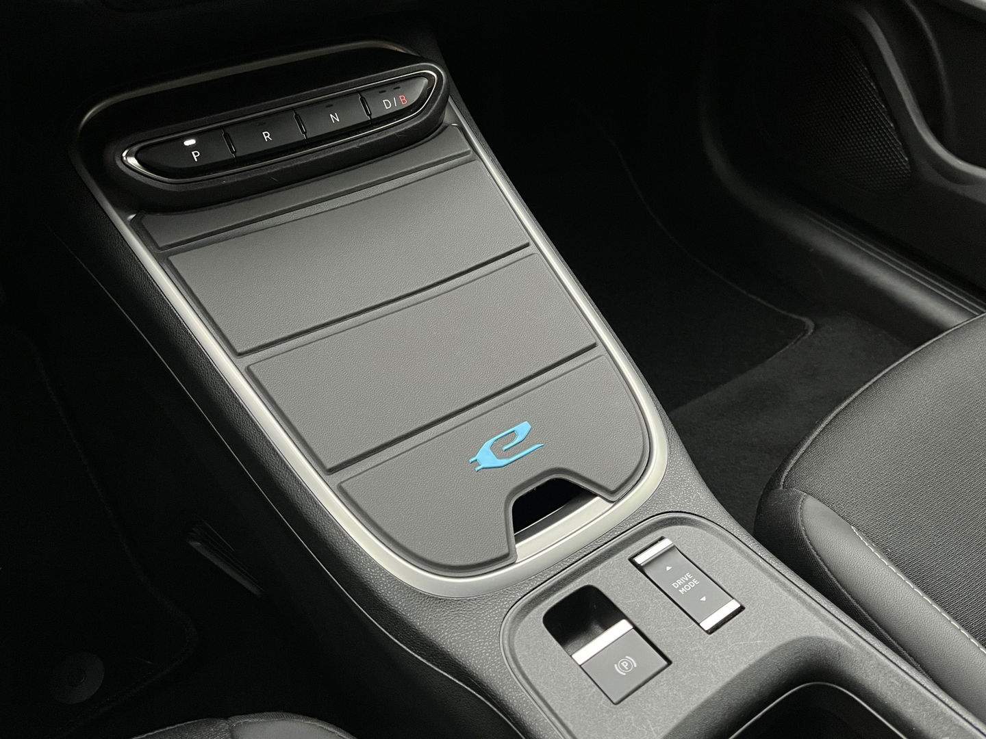 Jeep Avenger 54 kWh|ACC|Camera|Carplay|Keyless|Navi|Stoelverwarming|156PK