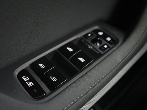 Polestar 2 Long Range Single Motor 78 kWh | Trekhaak | Stoelverwarming | Keyless | Full LED | Carplay | Navigatie | 19'' | Elektrische stoelen | Climate control | Parkeerhulp