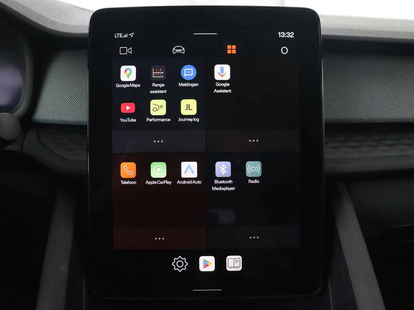 Polestar 2 Long Range Single Motor 78 kWh | Trekhaak | Stoelverwarming | Keyless | Full LED | Carplay | Navigatie | 19'' | Elektrische stoelen | Climate control | Parkeerhulp