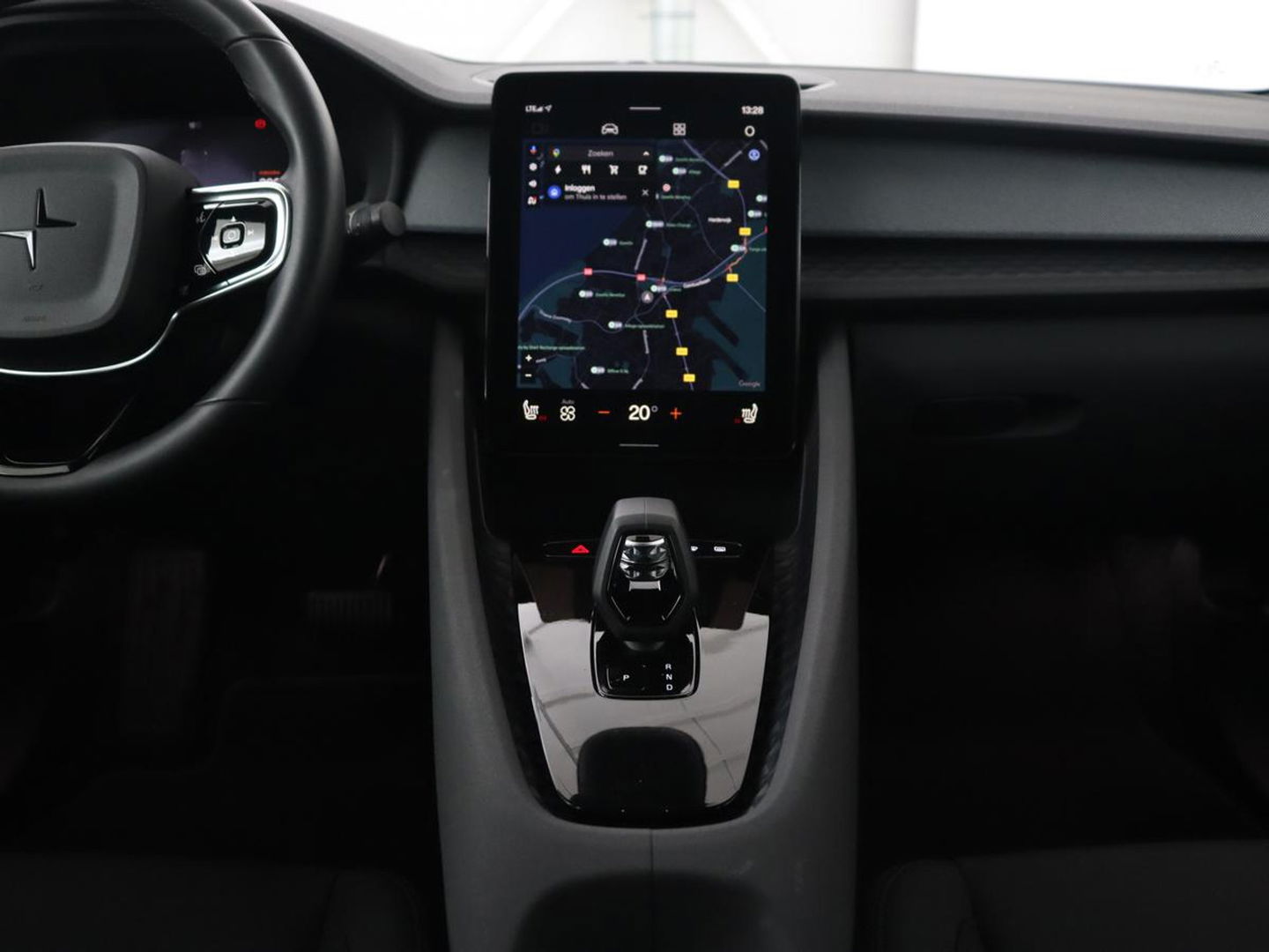 Polestar 2 Long Range Single Motor 78 kWh | Trekhaak | Stoelverwarming | Keyless | Full LED | Carplay | Navigatie | 19'' | Elektrische stoelen | Climate control | Parkeerhulp