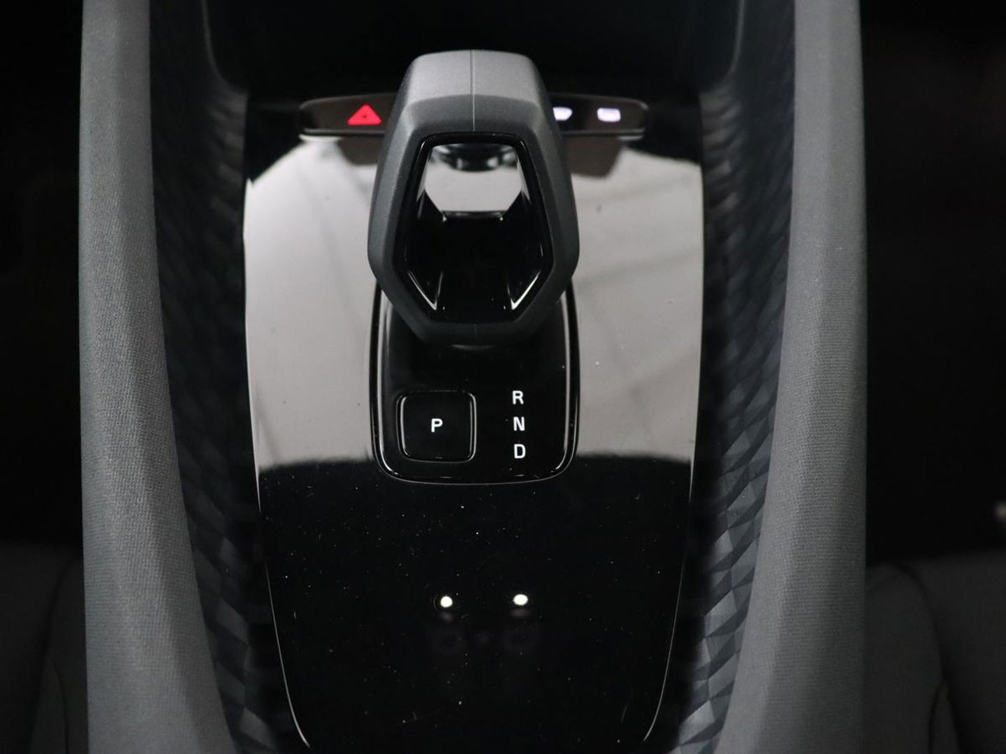 Polestar 2 Long Range Single Motor 78 kWh | Trekhaak | Stoelverwarming | Keyless | Full LED | Carplay | Navigatie | 19'' | Elektrische stoelen | Climate control | Parkeerhulp