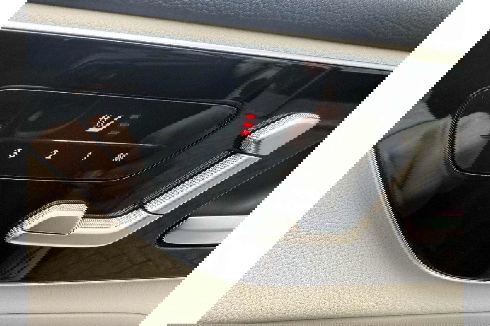 Mercedes-Benz GLC 300DE 4MATIC AMG LINE PANORAMA LEER NAVI PDC360GR.