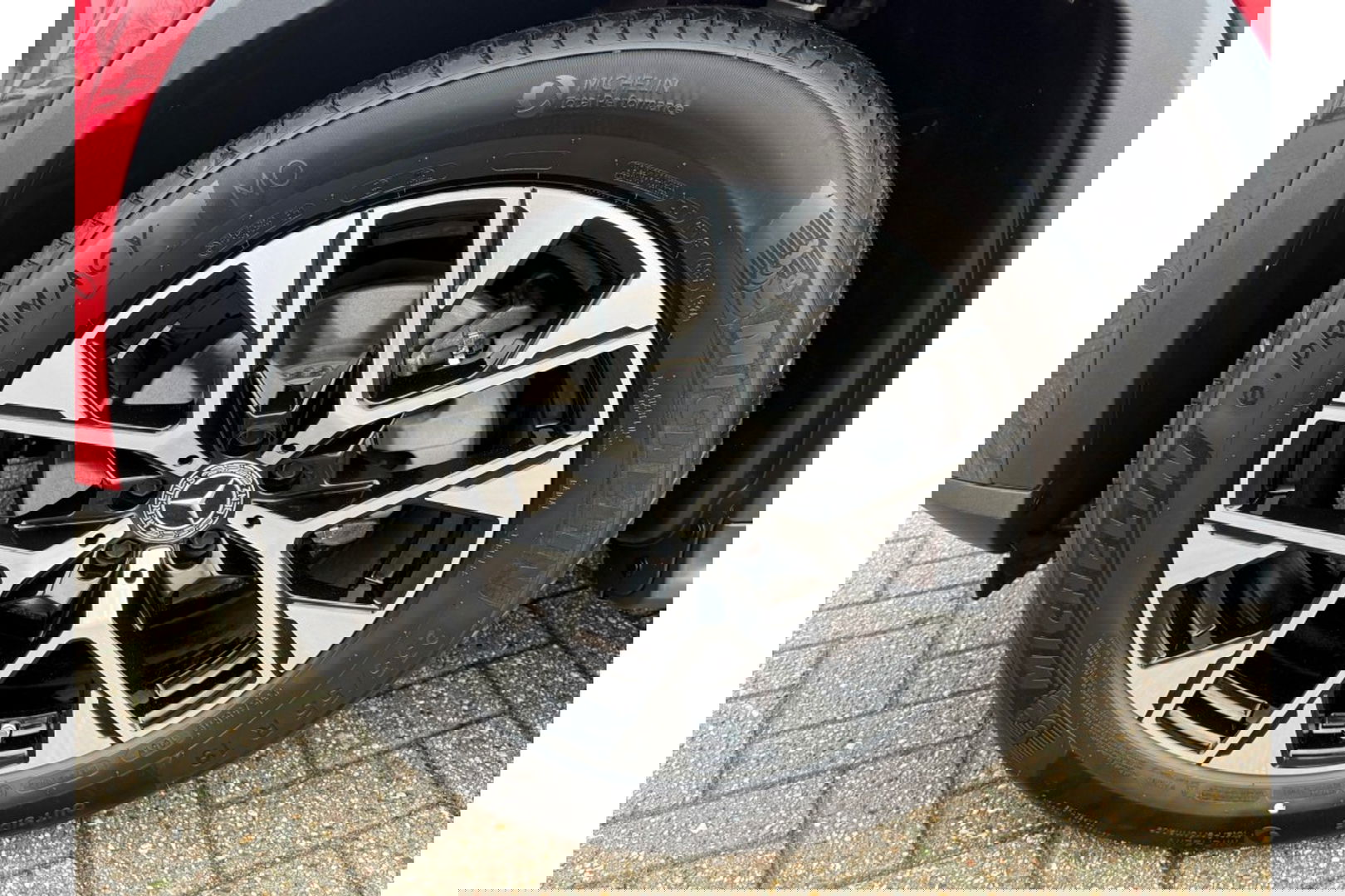 Mercedes-Benz GLC 300DE 4MATIC AMG LINE PANORAMA LEER NAVI PDC360GR.