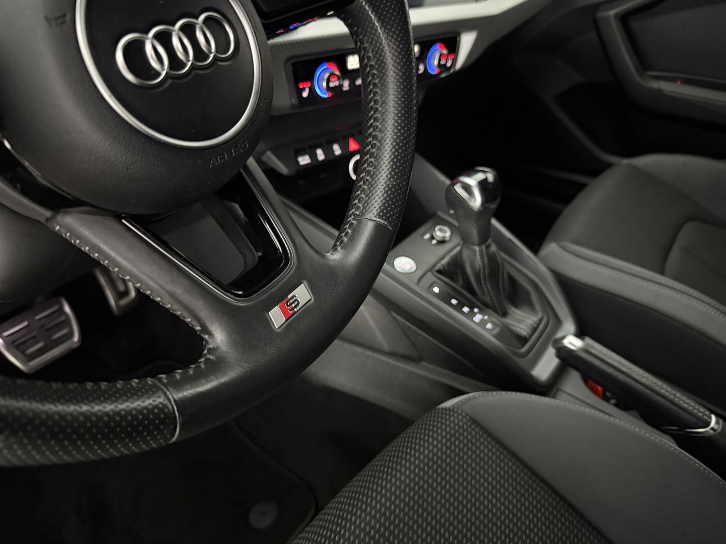 Audi A1 40 TFSI S Line 200PK | Virtual | Carplay | Cruise | Stoelverw. | Parkeersens.