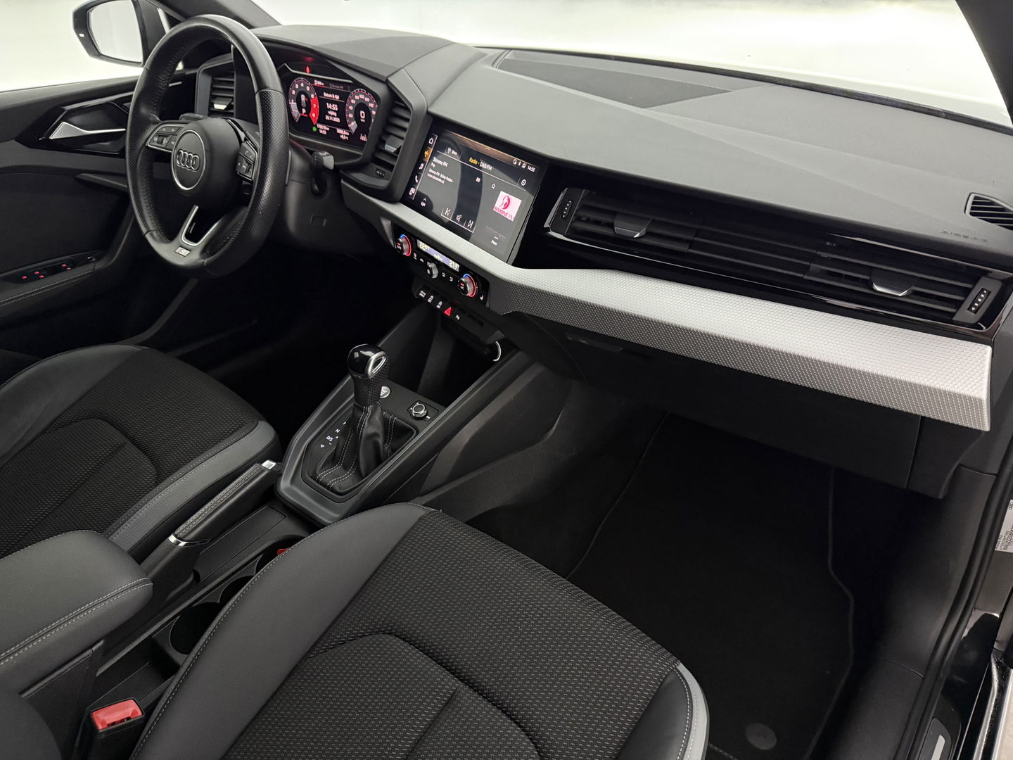 Audi A1 40 TFSI S Line 200PK | Virtual | Carplay | Cruise | Stoelverw. | Parkeersens.