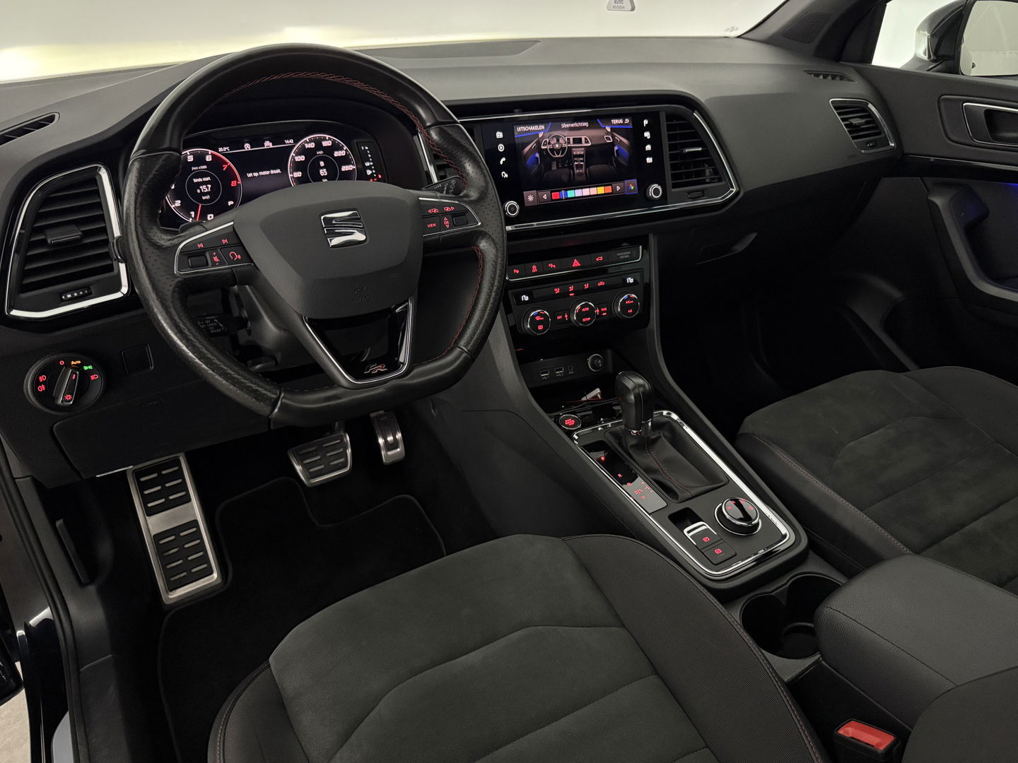 SEAT Ateca 1.5 TSI FR | 360° | Pano | Trekh. | Virtual | Sfeerverl. | Carplay | NAP