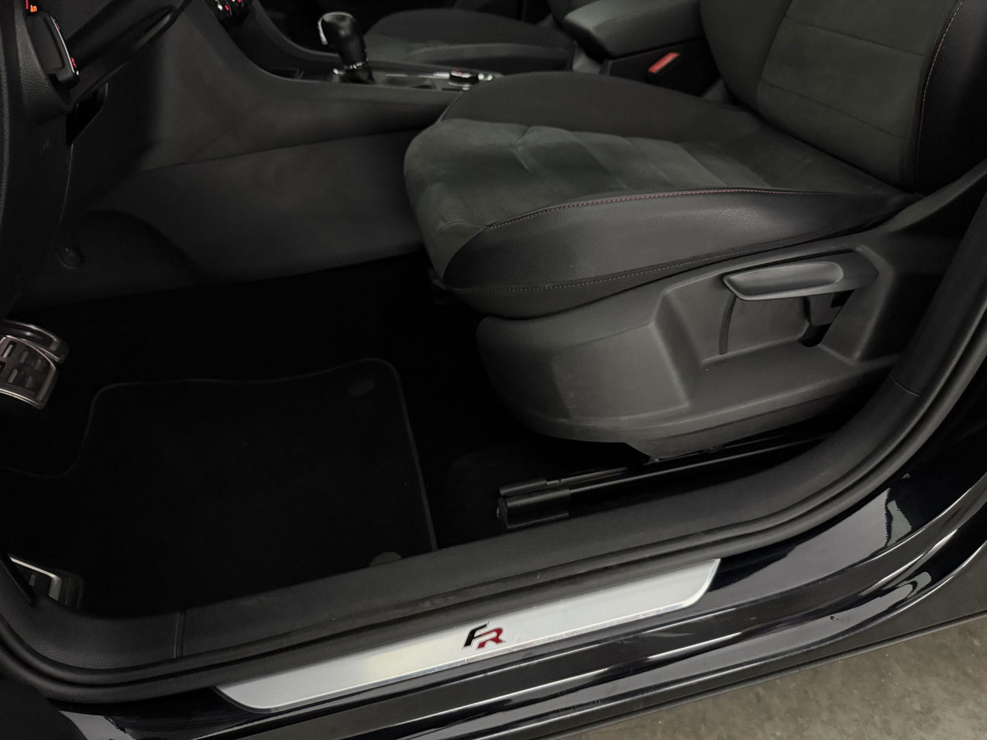 SEAT Ateca 1.5 TSI FR | 360° | Pano | Trekh. | Virtual | Sfeerverl. | Carplay | NAP