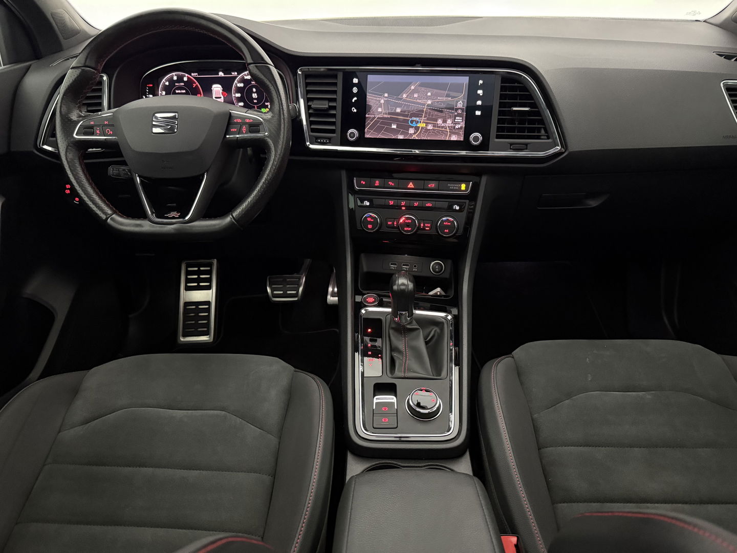SEAT Ateca 1.5 TSI FR | 360° | Pano | Trekh. | Virtual | Sfeerverl. | Carplay | NAP