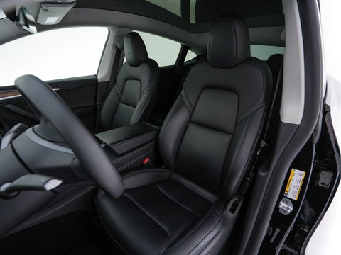 Tesla Model Y Performance AWD 75 kWh {SOH-84%} [ 3-Fase ] (INCL-BTW) Aut. *PANO | AUTO-PILOT | LUXURY-LEATHER | TOP-VIEW | NAVI-FULLMAP | MATRIX-LED | DIGI-COCKPIT | KEYLESS | CAMERA | DAB+ | HEATED-COMFORTSEATS | PRIVACY-GLASS | 21''ALU*